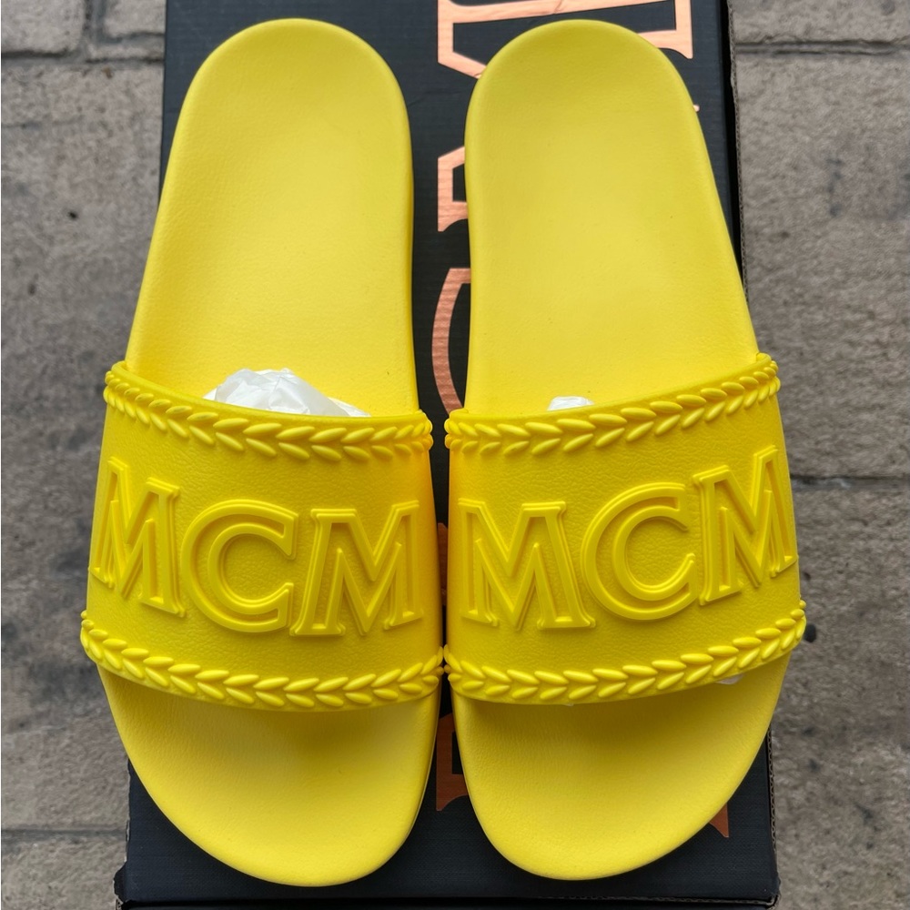 MCM rubber logo slides